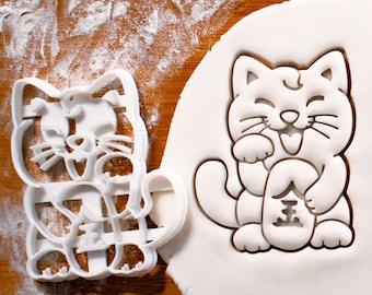 Lucky Cat Cookie Cutter: Japanese Maneki Neko Symbol for Prosperity & Fortune Baking
