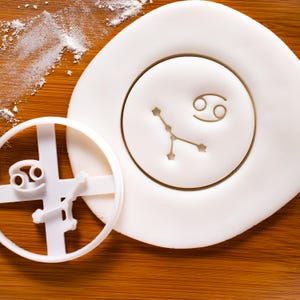 Cancer Zodiac Cookie Cutter: Astrology Horoscope Star Sign Birthday Constellation Baking Tool
