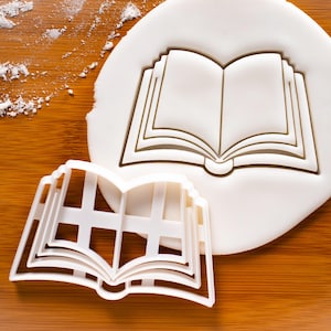 Emporte-pièce en forme de livre - Cuire des biscuits pour la fête de la rentrée