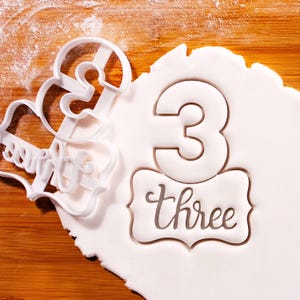 Nummer 3 Ausstechform: Geburtstag Jubiläum Kuchen Dekorieren