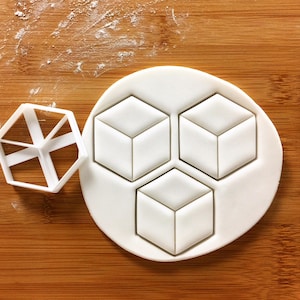 Tagliabiscotti a forma di cubo esagonale: forma geometrica per matematica, STEM e pasticceria moderna