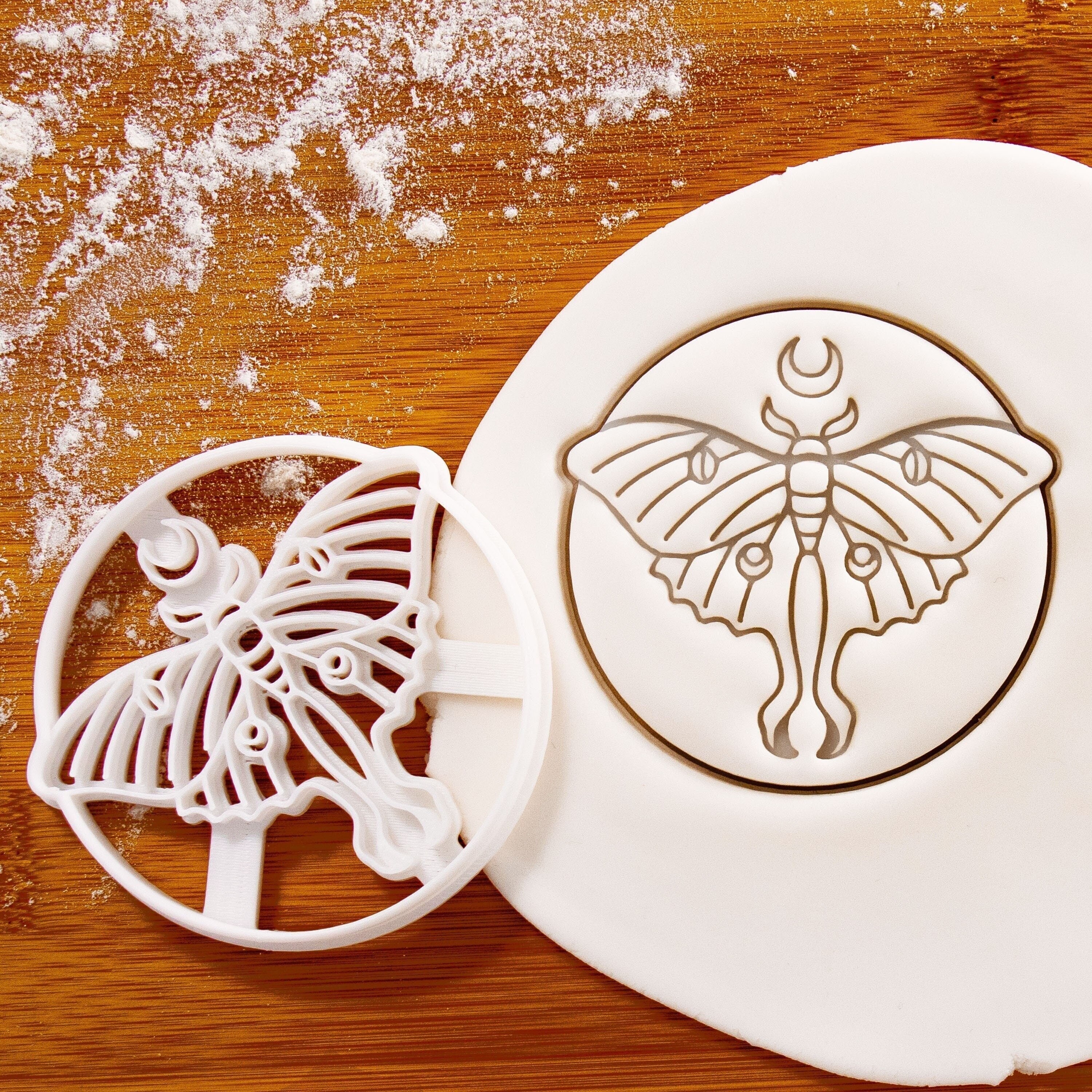 Luna Moth cookie cutter - Bake beautiful biscuits for a whimsical forest fairy theme garden birthday party (American moon moth)