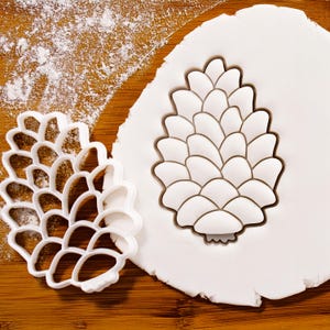 Pine Cone Cookie Cutter: Festive Winter Christmas Mold