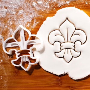 Cortador de biscoitos em formato de flor de lis - perfeito para designs de panificação elegantes