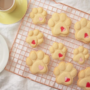 Cute Paw Prints cookie cutters biscuit cutter heart realistic paws print dog lover gifts dogs snacks foot prints feet footprint pup puppy image 9