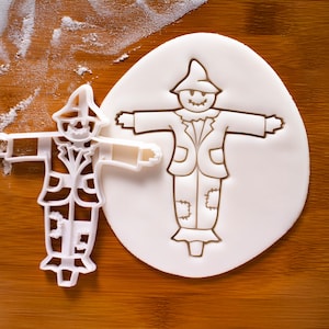Scarecrow Cookie Cutter: Fall Harvest, Thanksgiving & Halloween Baking Theme