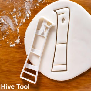 Beehive Cookie Cutter: Honeybee Hive, Honeycomb Baking Gift for Beekeepers Hive Tool