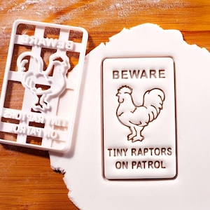 小さな猛禽類に注意 雄鶏クッキーカッター：面白い農場の鶏のベーキングツール