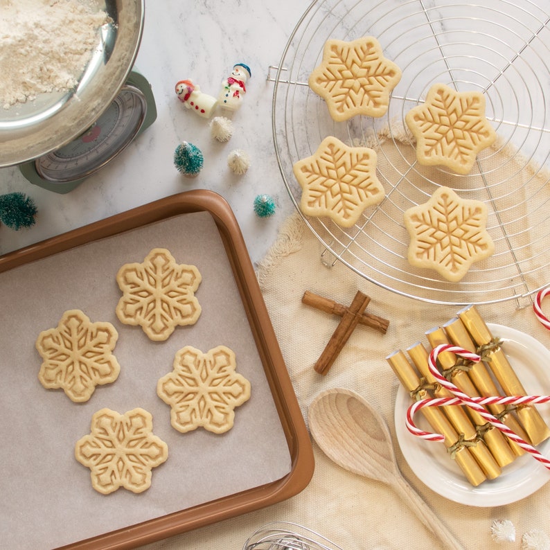 Snowflake cookie cutter ice crystal biscuit cutters neige 下雪 강설 Schnee frozen snow flake facets fractal art flakes one of a kind ooak image 9