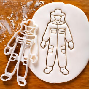 Beekeeper Suit Cookie Cutter: Honeybee Hive Theme, Apiculturist Baking Gift