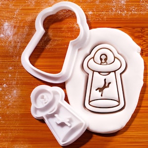 UFO Abducting Man Mini Cookie Cutter & Stamp Set – Alien Spaceship Sci-Fi Baking, Halloween Party