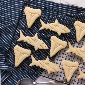 Great White Shark cookie cutter biscuit cutter realistic design cookies predator surfboard tooth cutters craft ooak fierce Bakerlogy image 8