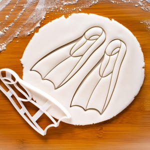 Scuba Flippers Cookie Cutter – Diving Shape for Ocean, Beach & Water Sports Party Baking