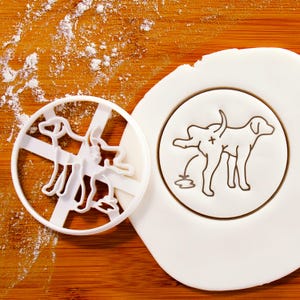 Dog Peeing cookie cutter - Bake some Funny Dog Treats