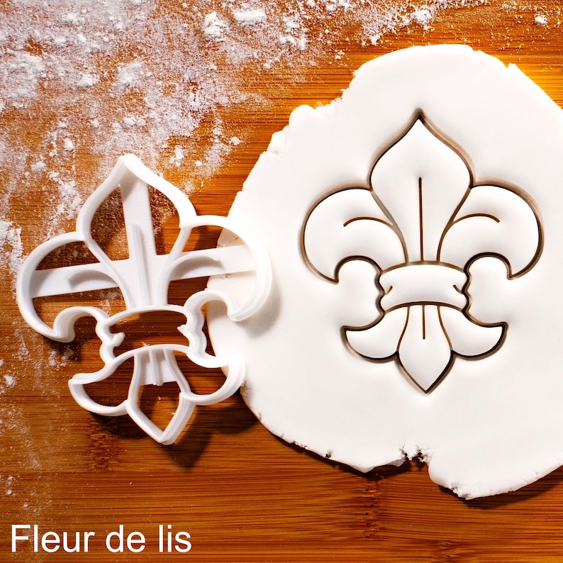 Fleur de Lis Ausstechform: Elegantes Backdesign Fleur de lis