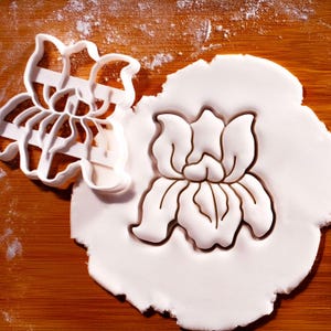Iris Flower Cookie Cutter: Botanical Baking, Garden Parties