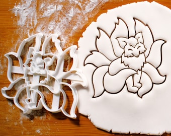 Nine-tailed fox cookie cutter | Kitsune spirit biscuit cutters foxes 9 tails Kumiho gumiho Japanese folklore mythology witch myth power tail