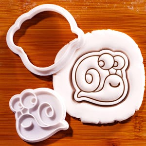 Snail Mini Cookie Cutter & Stamp Set – Garden Snail Cupcake Toppers, Woodland, Nature Party