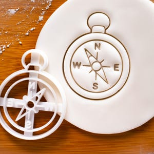 Compass Cookie Cutter – Nautical Shape for Pirate, Treasure Hunt & Adventure Party Baking