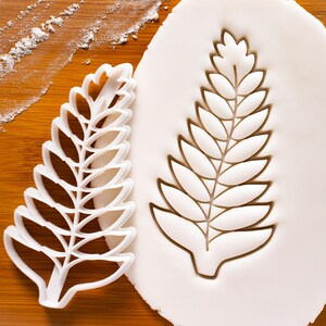 Fern Cookie Cutter – Botanical Leaf Shape for Weddings, Bridal Showers & Garden Parties