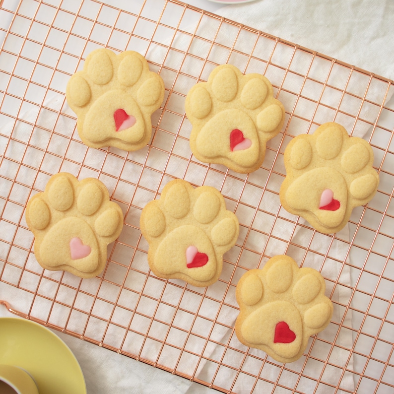 Cute Paw Prints cookie cutters biscuit cutter heart realistic paws print dog lover gifts dogs snacks foot prints feet footprint pup puppy image 5