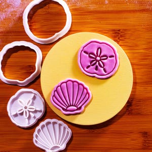 Sand Dollar & Seashell Cookie Cutter Stamp Set: Mini Coastal Beach Party Cupcakes