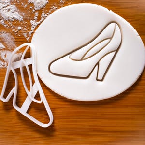 High Heel Shoe Cookie Cutter – Glass Slipper Shape for Wedding & Princess Party Baking