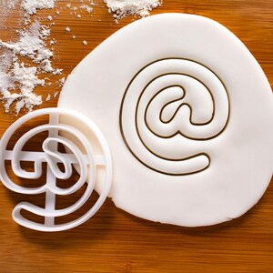 Símbolo @ de cortador de biscoitos | fontes de teclado, tipografia, fonte, presente para nerds