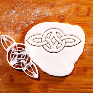 Celtic Knot Cookie Cutter: Serch Bythol Eternal Love Symbol