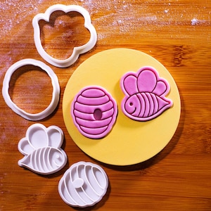 蜂と蜂の巣クッキーカッター + スタンプセット（ミニ2インチサイズ） - Spring Baking