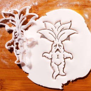 Schreiende Alraune als Ausstechform - Fantasy Backen, magisches Kraut für Halloween, magische Pflanze, magisches Geschenk