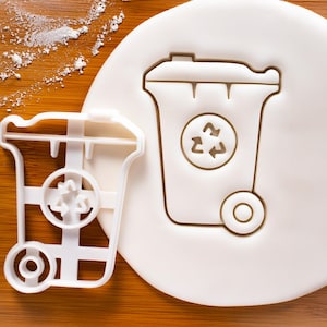 Foremka do ciastek w kształcie kosza na śmieci na kółkach – impreza urodzinowa w stylu śmieciarki