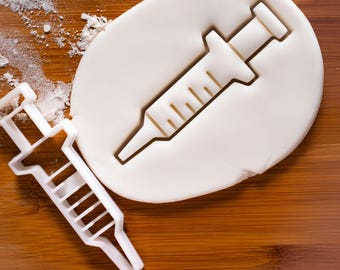 Syringe Cookie Cutter – Medical Student, Nurse & Doctor Gift for Healthcare Baking