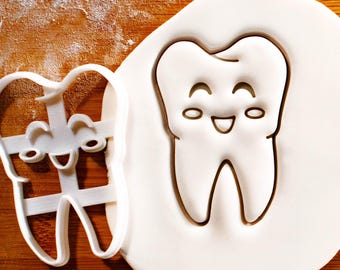 Happy Tooth Cookie Cutter - Joyful Baking for Dental Celebrations