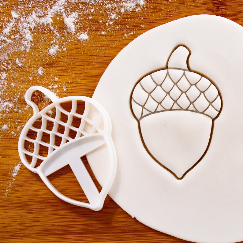 Acorn cookie cutter - Christmas party winter Xmas display festi Acorn cookie cutter - Christmas party winter Xmas display festi