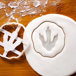 T-Rex Footprint Cookie Cutter: Jurassic Dinosaur Fossil Tyrannosaurus rex