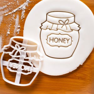 Honey Pot Cookie Cutter: Beekeeping, Honeybee & Sweet Baking Theme
