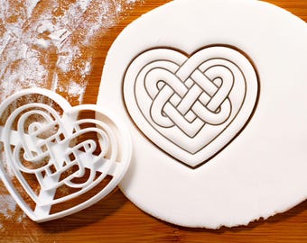 Celtic Heart Knot Cookie Cutter: Love Symbol for Weddings, Anniversaries & Valentine’s Day