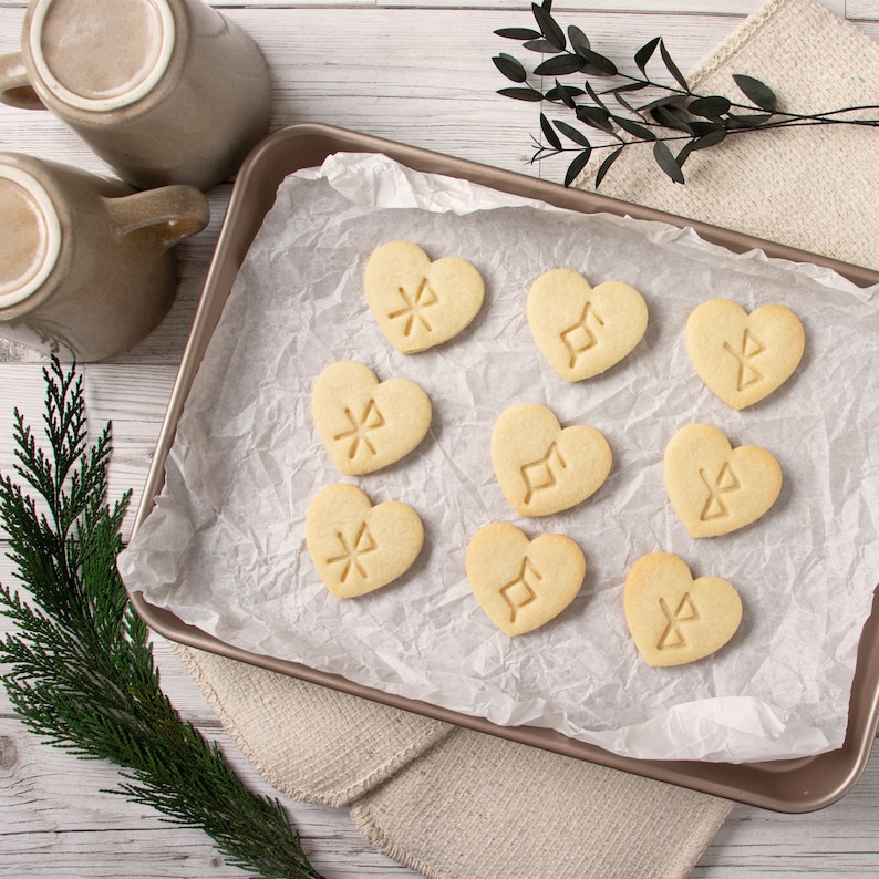 Nordic Rune Love cookie cutter Bakerlogy biscuit cutters Heart Celtic norse runes viking magic charm incantation galdr symbol healing image 9