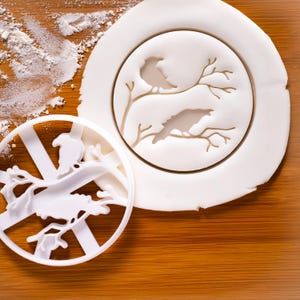 Raven Cookie Cutter: Mystical Corvus Bird Shape for Norse Mythology & Witchcraft Theme