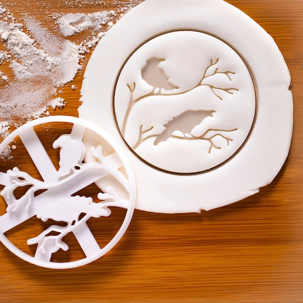 Raben-Ausstechform: Mystische Corvus-Vogelform für nordische Mythologie- und Hexenkunst