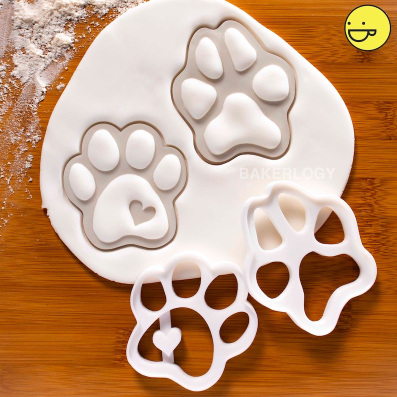 paw prints cookie cutters | biscuit cutter | heart realistic paws print dog lover gifts dogs cat snacks foot prints feet footprint pup puppy 