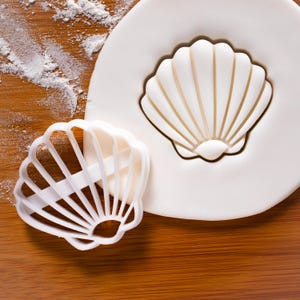 Seashell Cookie Cutter (Small Size) - biscuit cutter, shell, shells cookies cutters | gingerbread craft | one of a kind ooak | Bakerlogy