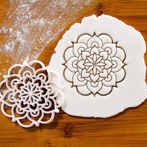 Mandala 1 cookie cutter - geometric symbolic representation of the universe with an inner and outer world