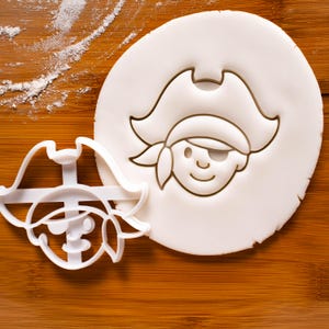 Cortador de biscoitos Pirate Boy: design náutico para aniversários infantis, festas piratas e confeitaria de Halloween
