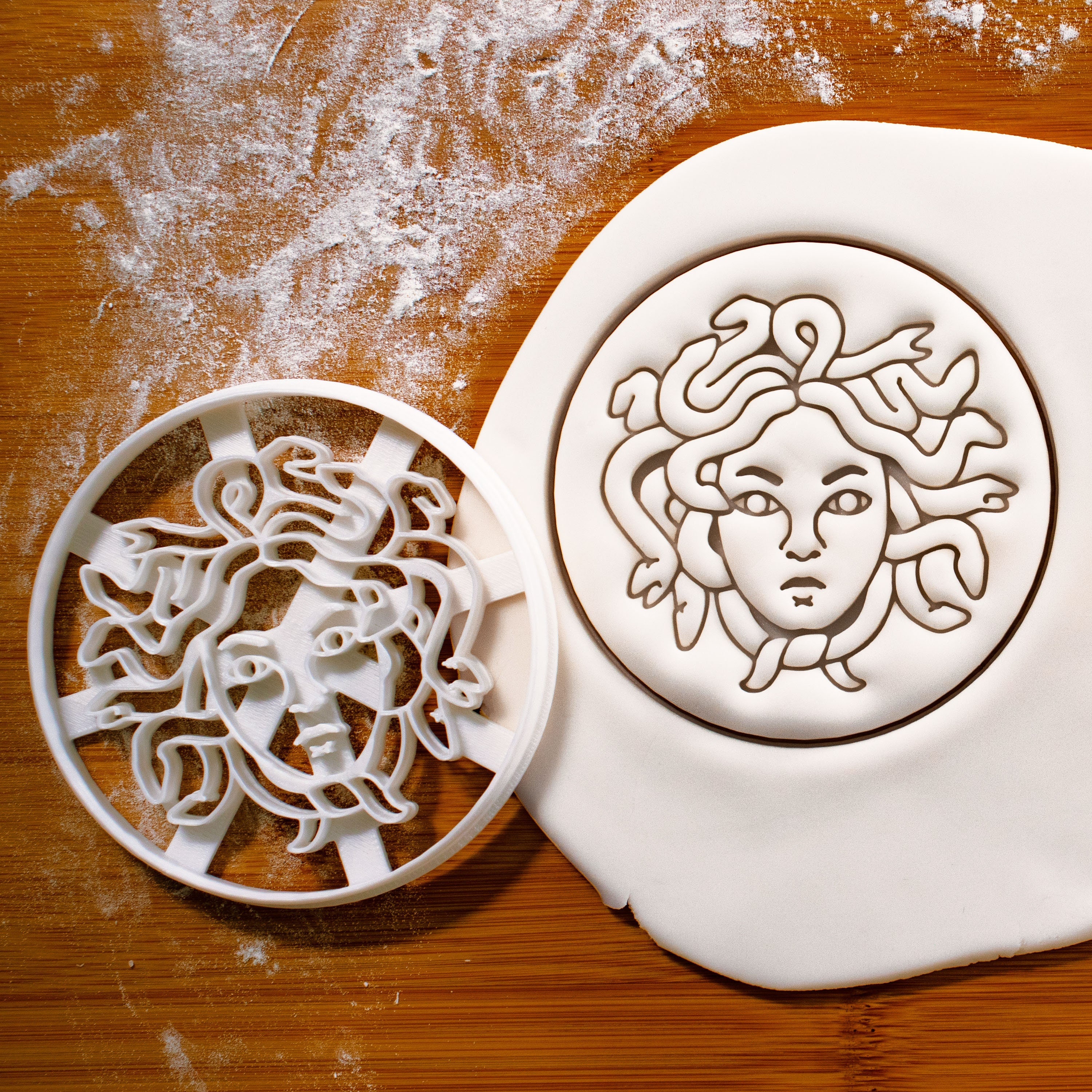 Versace Round Cake - Bakery Decorating Stencil - Circle 11