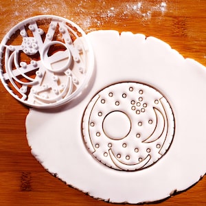 Cortador de biscoitos Nebra Sky Disc: tema de cozimento celestial, arqueologia e civilização antiga