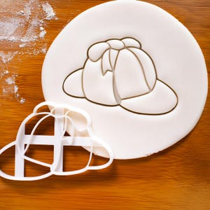 Sherlock Holmes Deerstalker Cookie Cutter – Detective Hat Shape for Mystery, Book Club & Party Baking