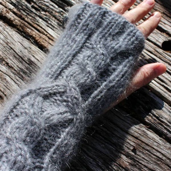Long Fingerless Gloves with cable. Mohair gloves. Silver Grey Armwarmers. Grey Mohair Wristwarmers. Knit Cable Gloves. Soft gloves.