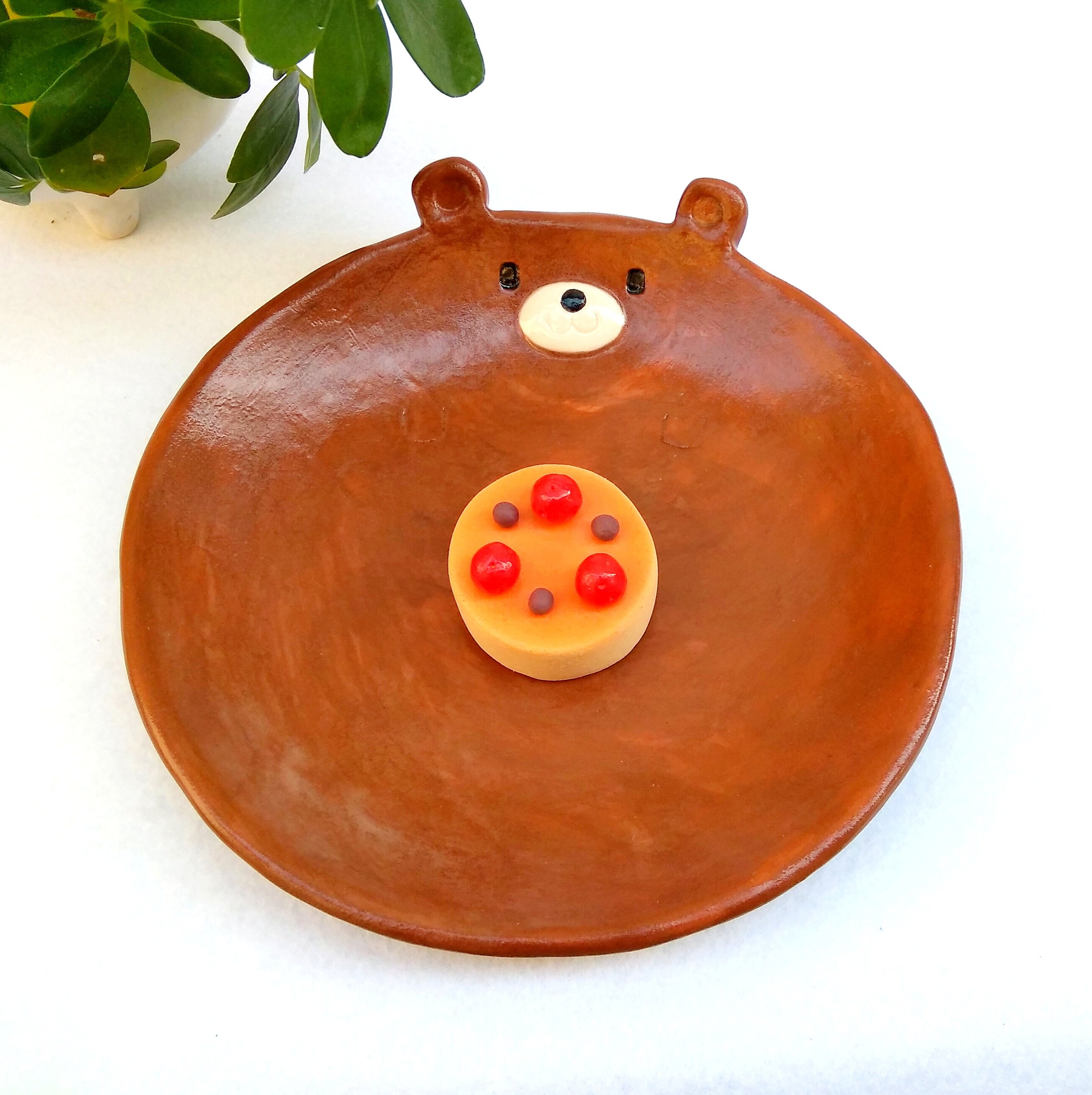 矢板さんのクマとリスの形状の陶器製プレート 矢板さんのクマとリスの形状の陶器製プレート 【公式通販】